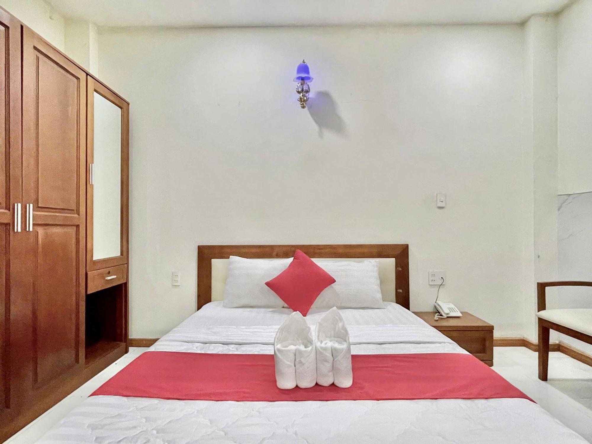 Nhu Y Hotel Хошимин Екстериор снимка