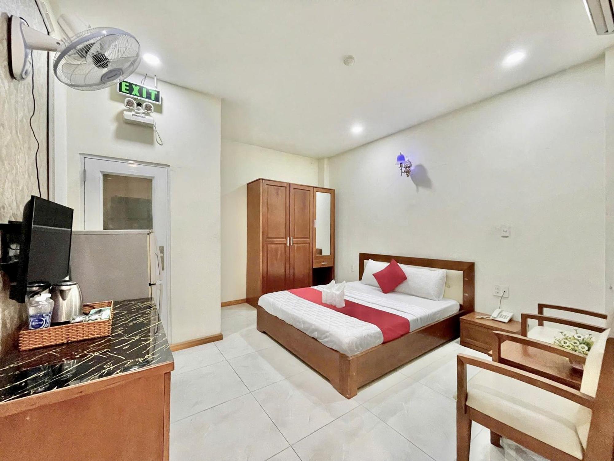 Nhu Y Hotel Хошимин Екстериор снимка