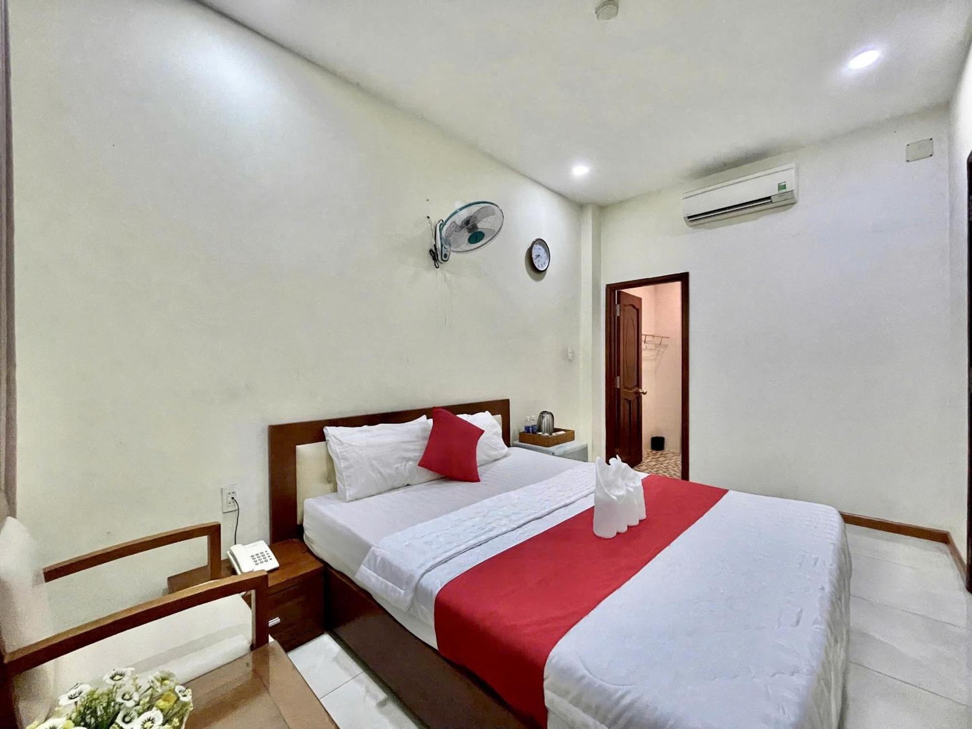 Nhu Y Hotel Хошимин Екстериор снимка