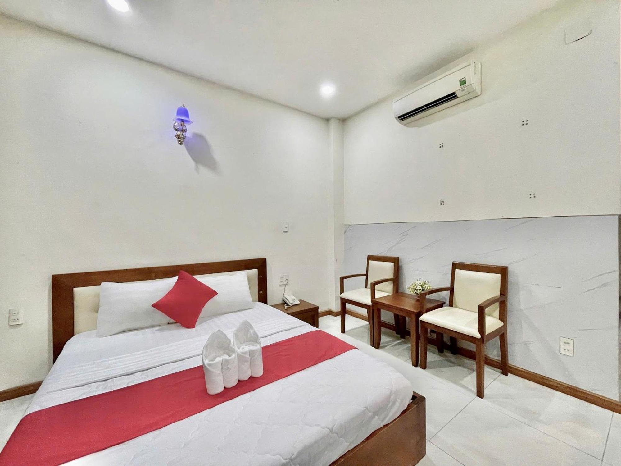 Nhu Y Hotel Хошимин Екстериор снимка