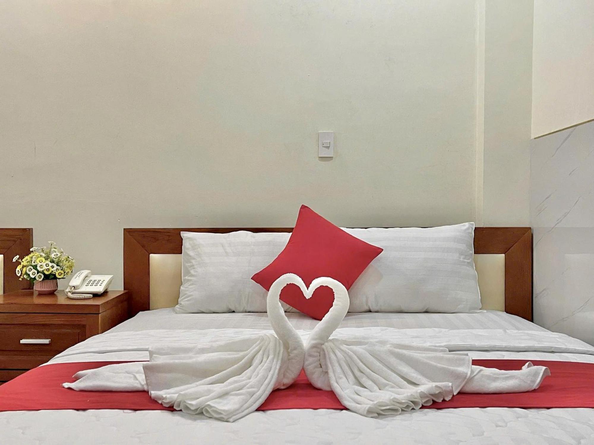 Nhu Y Hotel Хошимин Екстериор снимка
