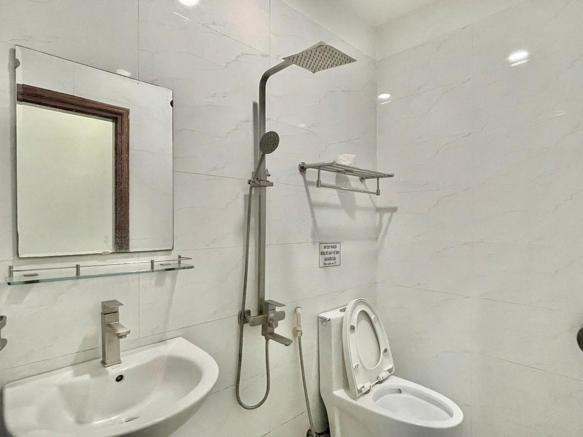 Nhu Y Hotel Хошимин Екстериор снимка