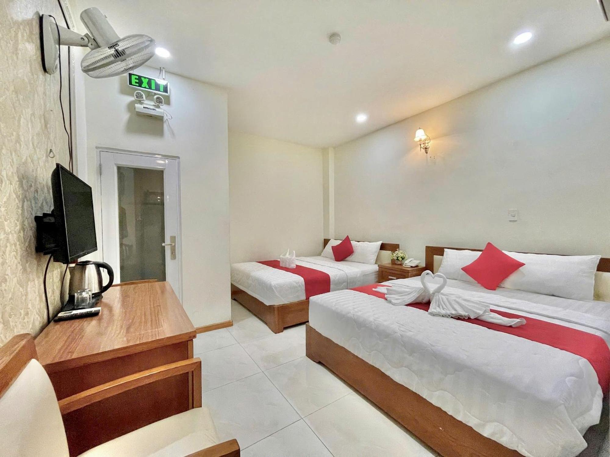 Nhu Y Hotel Хошимин Екстериор снимка